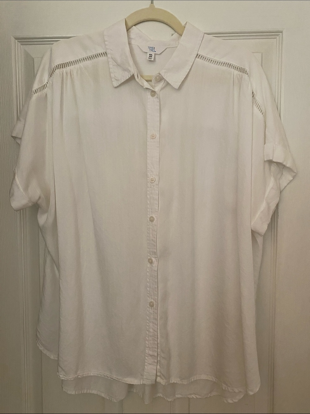 Time and Tru white Short-Sleeve Button-Down Blouse